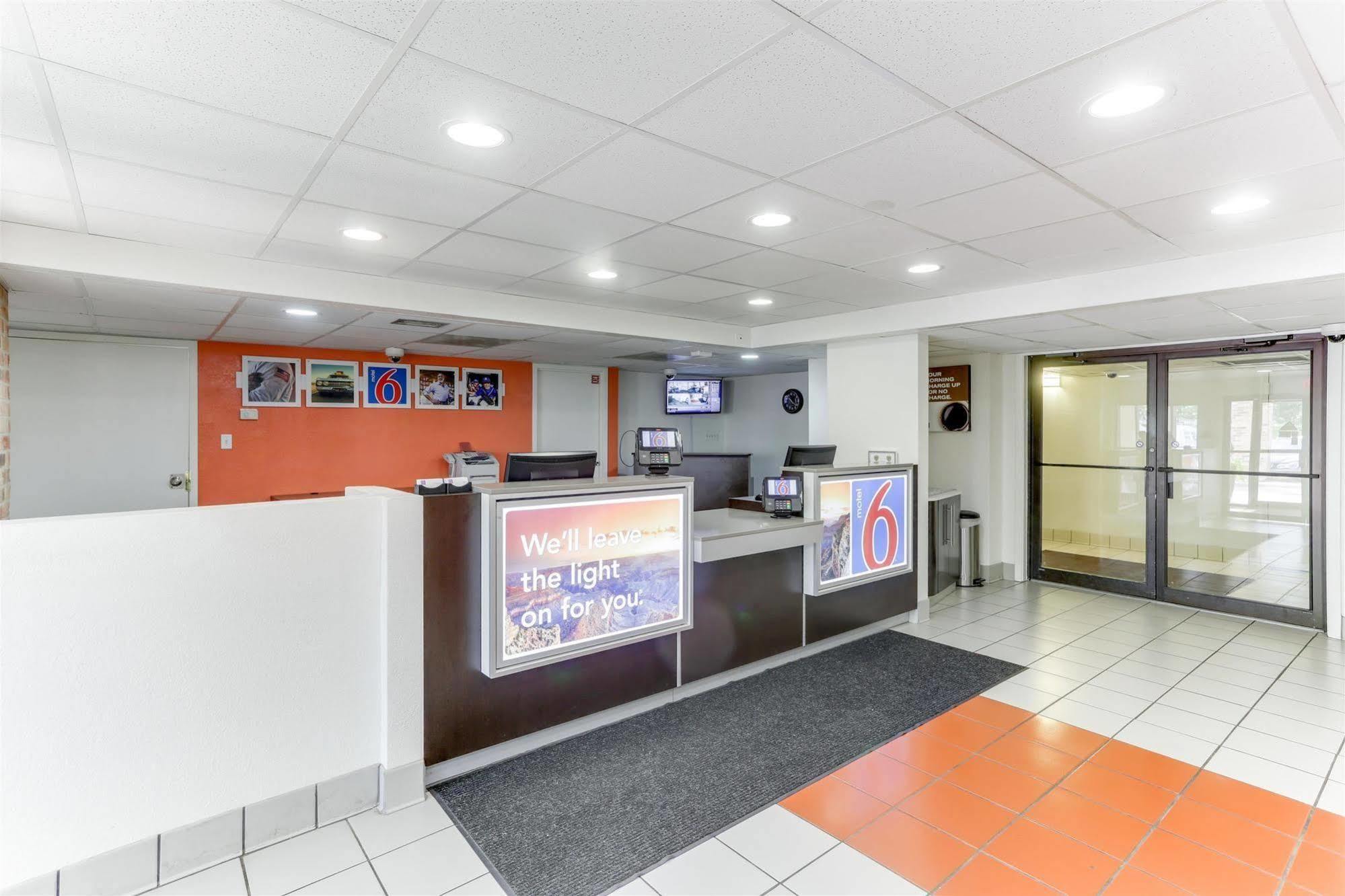 Motel 6 Houston, Tx - West Exterior photo
