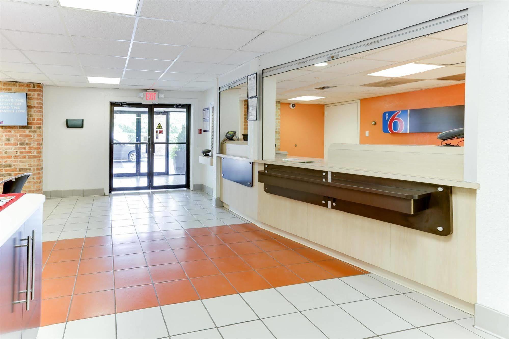 Motel 6 Houston, Tx - West Exterior photo