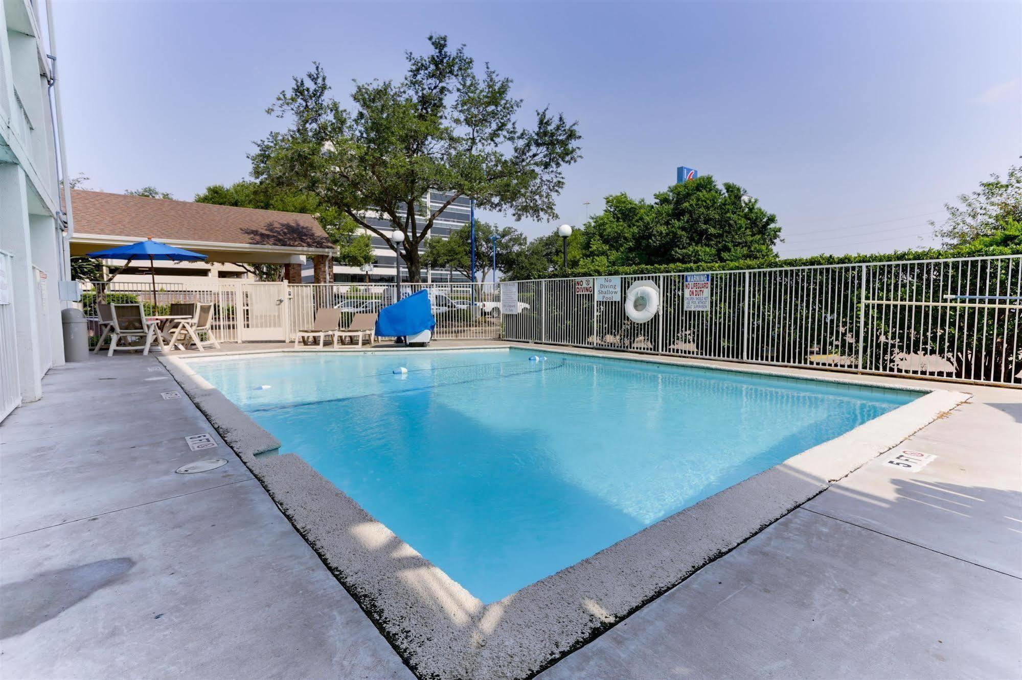 Motel 6 Houston, Tx - West Exterior photo